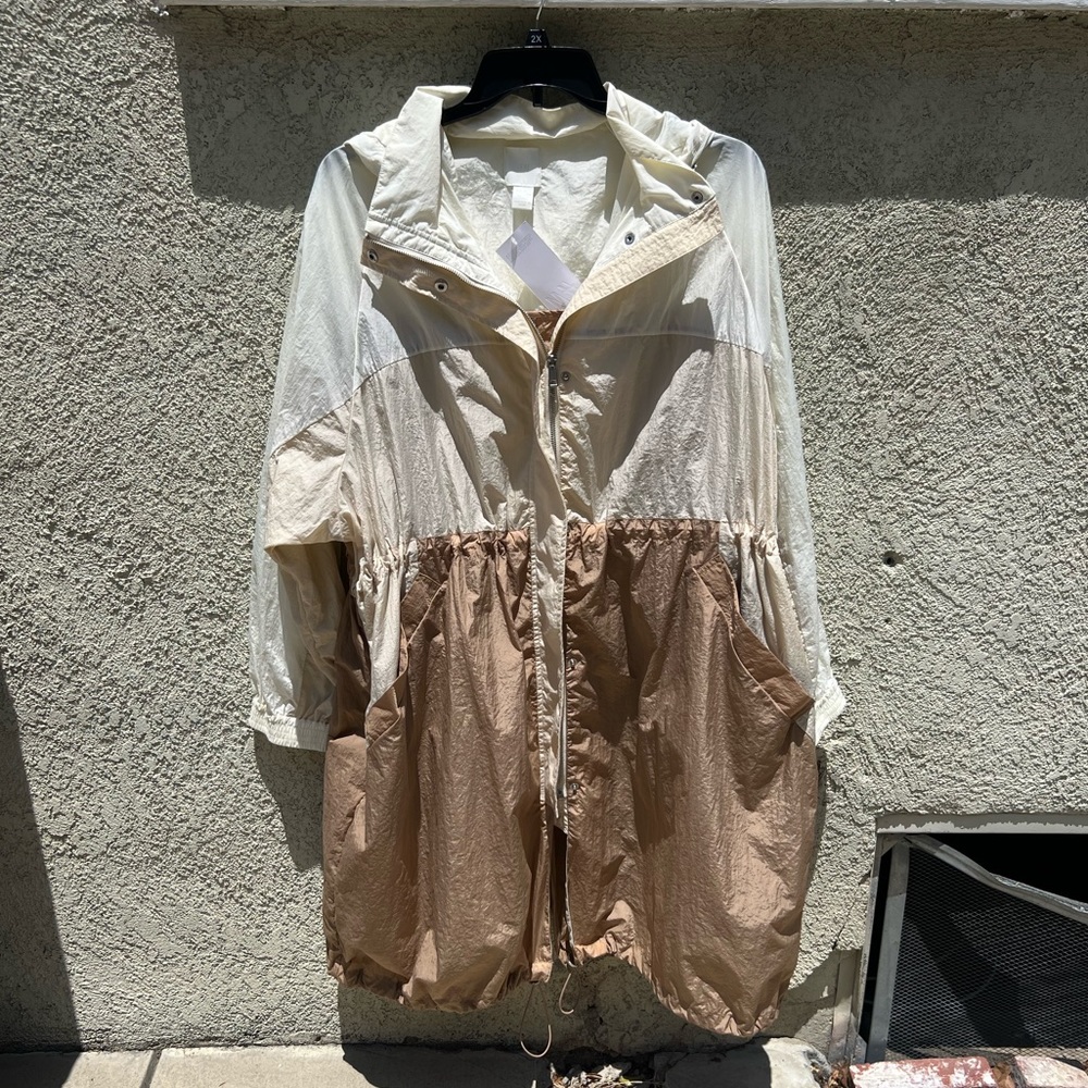 H&M Cream and Tan Raincoat - Size XL Petit